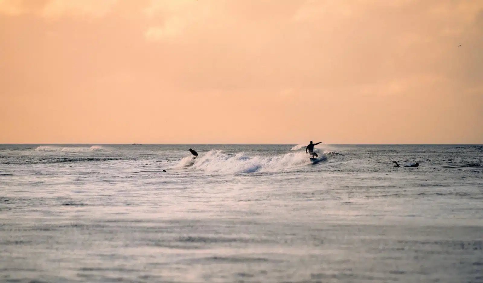 surf lessons beginner Popoyo nicaragua